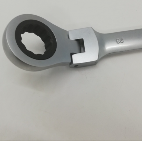 К-т звездогаечни чупещи тресчотни ключове от 6мм до 32мм 22 части в метален куфар KraftRoyal