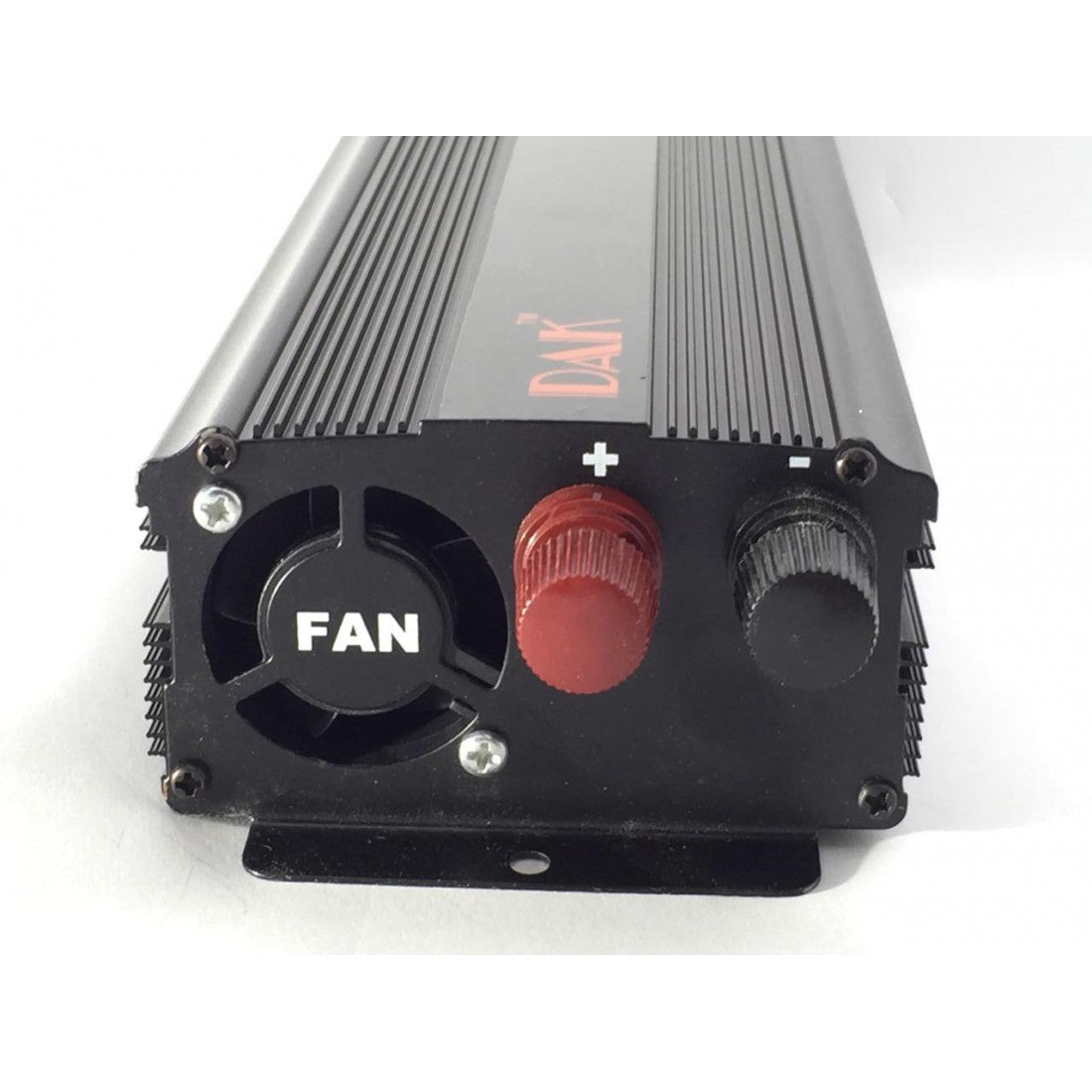 DAK 1500W Инвертор на напрежение 12V / 24V - 220V